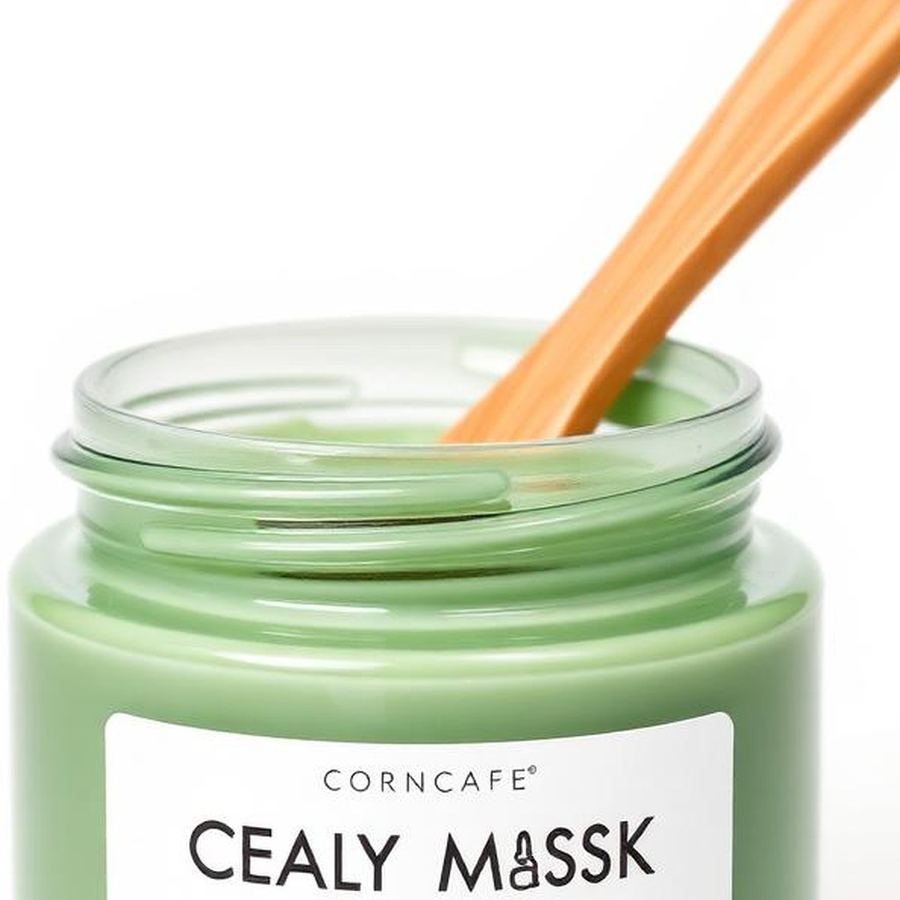 Clay Face Mask — Close-up detail