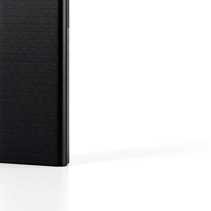 Power Bank 20000 — Macro detail
